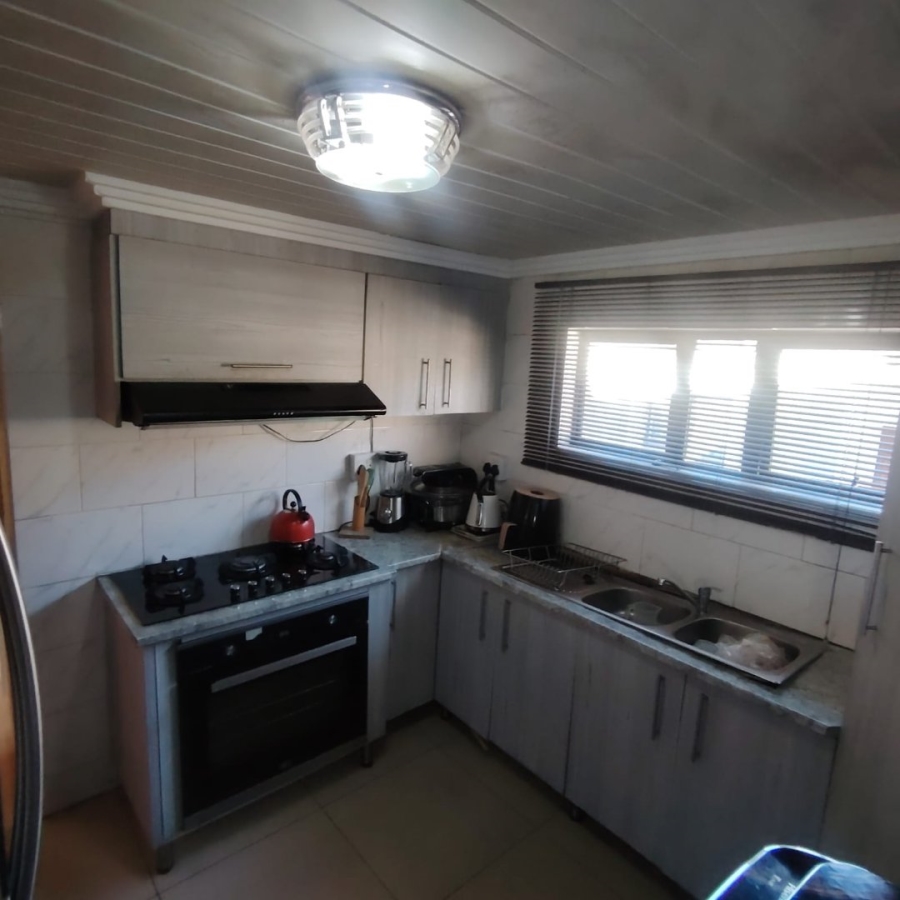5 Bedroom Property for Sale in Mdantsane Eastern Cape